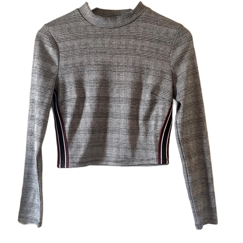 IRIS Long Sleeve Crop Top with Accent Striped Sides